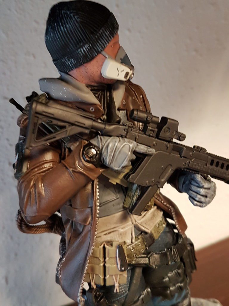 TOM CLANCYS THE DIVISION™ SHD AGENT FIGURINE 7 e1490119865790