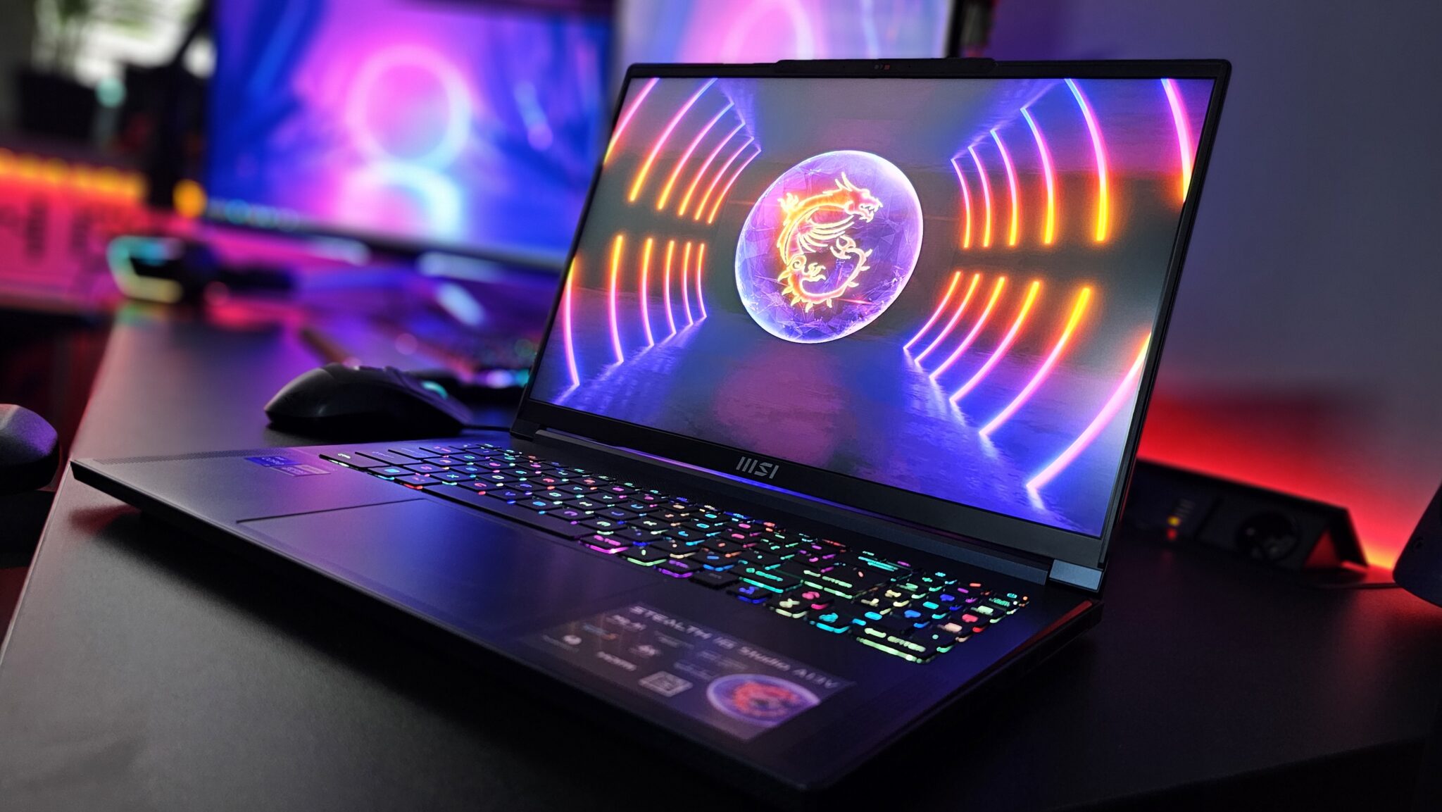 Laptop MSI Stealth 16 (i9-13900h/RTX 4070)
